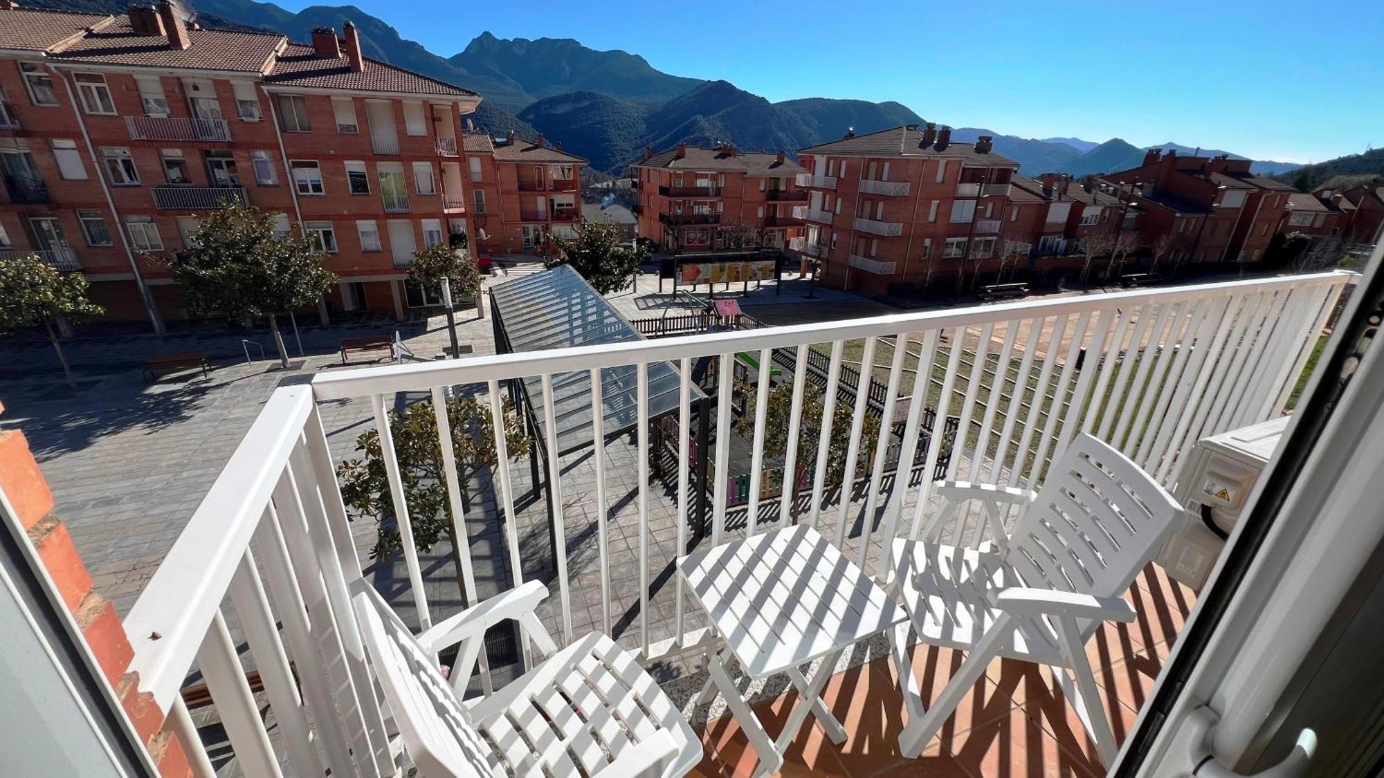 Apartament Acollidor Al Bergueda 6P Sant Jordi de Cercs Kültér fotó